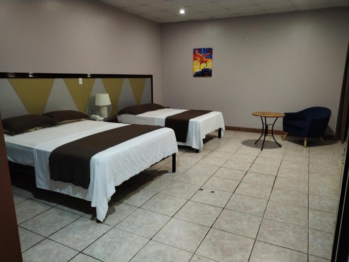 America - Hotel *